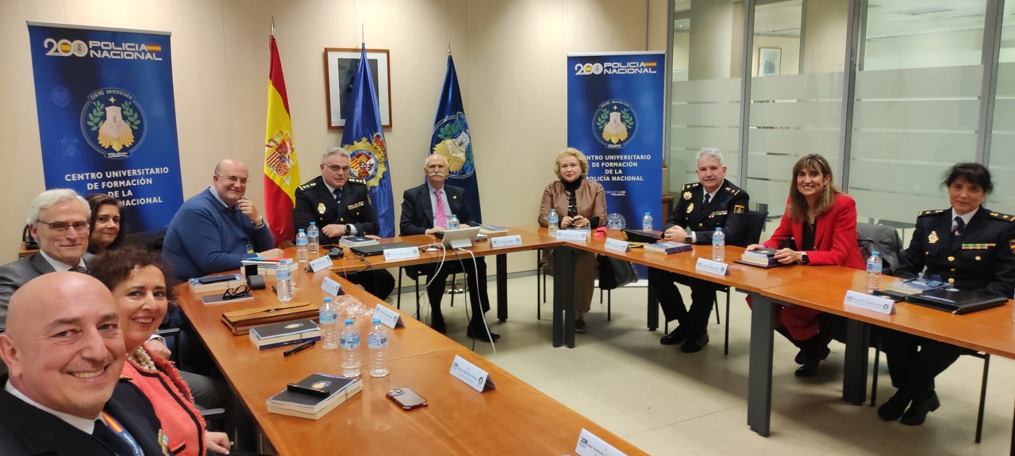 Fotografía de los miembros del Comité Científico de la revista en su reunión anual.